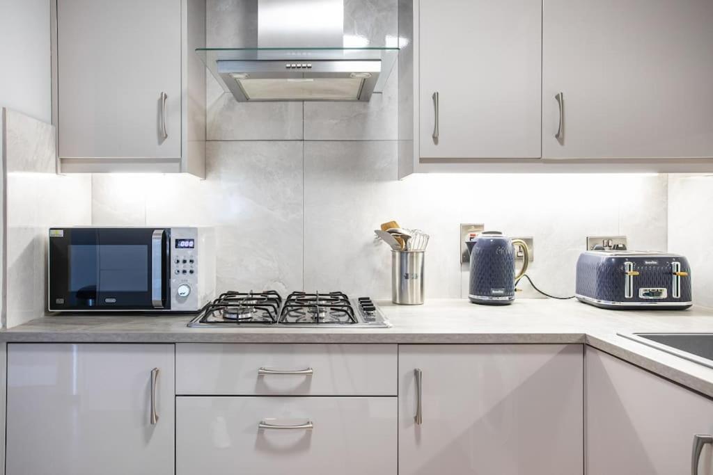5* Ultra Luxury, Great Views, Underground Parking Appartamento Belfast