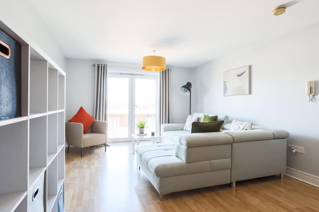 Apartment 5* Ultra Luxury, Great Views, Underground Parking Belfast